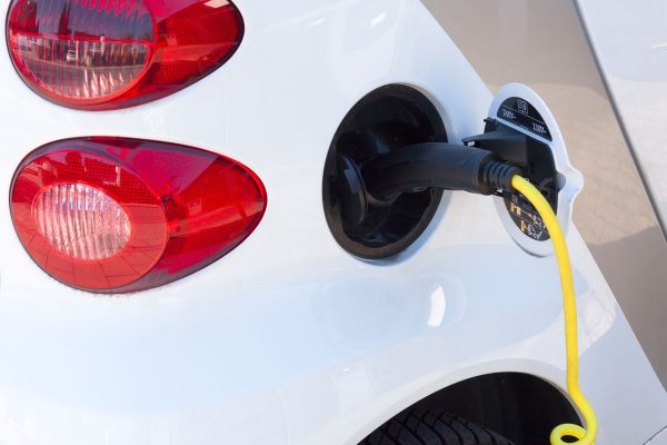 Что дешевле, электромобиль или бензиновый авто?