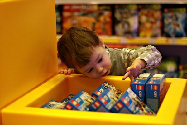 Ранние невзгоды влияют на темпы развития мозга в детстве